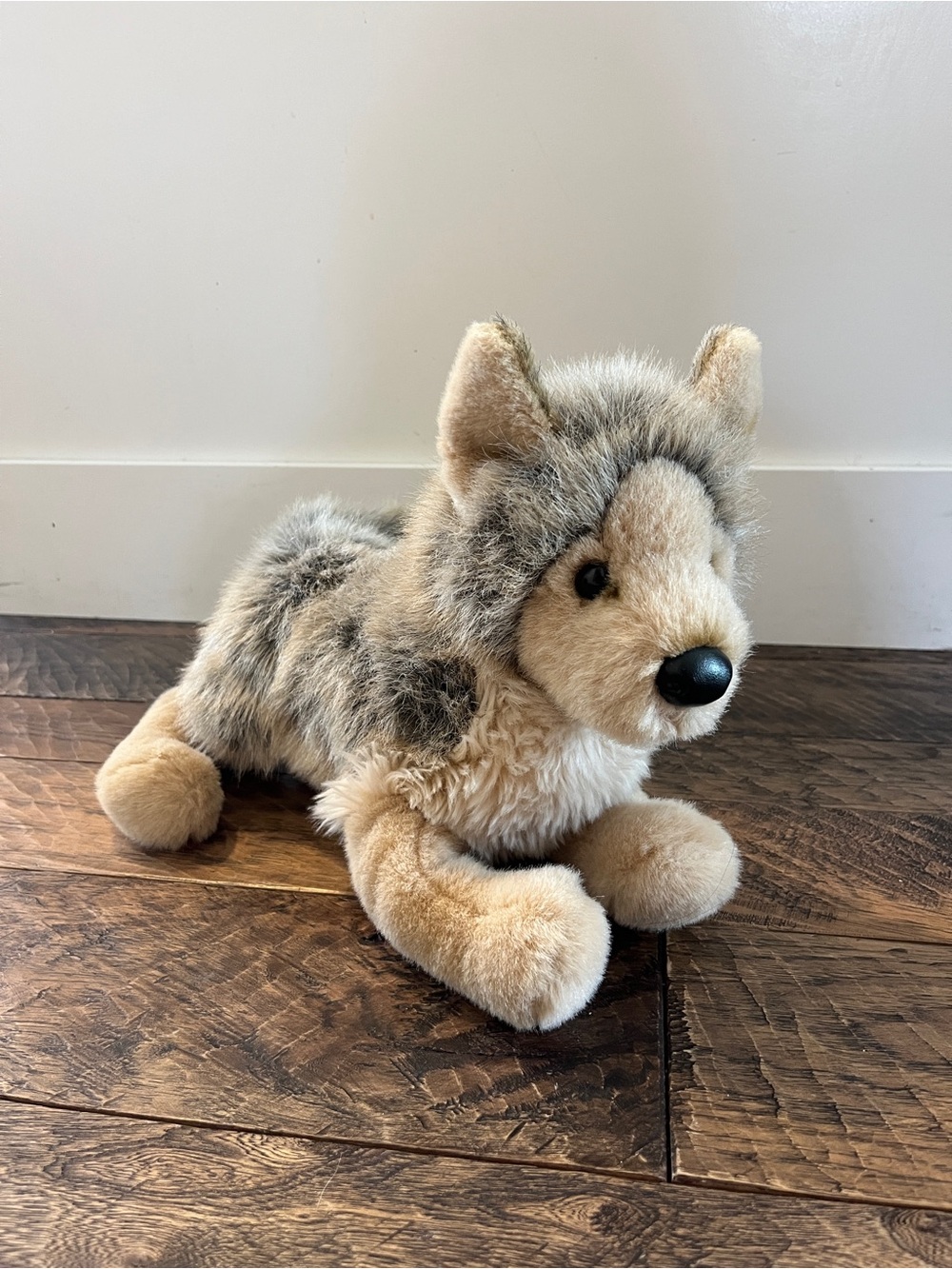 Douglas the Cuddle toy Tyson wolf #1836